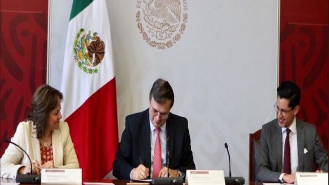 SRE aprueba matrimonios igualitarios en consulados mexicanos