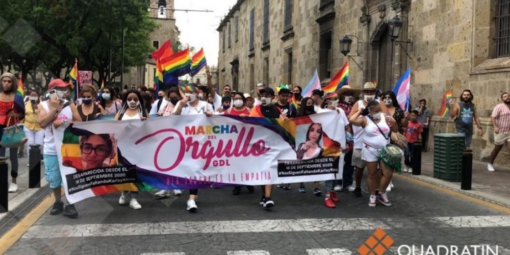 Marchan por el Orgullo y exigen respeto a la comunidad LGBTTIQ+